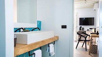 Amyth of Mykonos Super Paradise