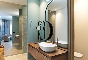 Amyth of Mykonos Super Paradise