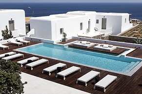 Amyth of Mykonos Super Paradise