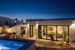 Amyth of Mykonos Super Paradise