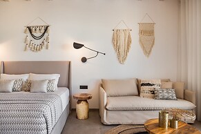 Amyth of Mykonos Super Paradise