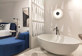 Amyth of Mykonos Super Paradise