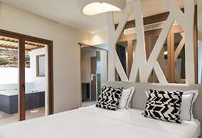 Amyth of Mykonos Super Paradise