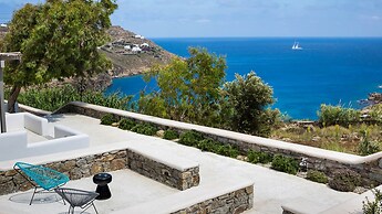 Amyth of Mykonos Super Paradise