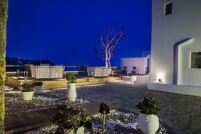 Amyth of Mykonos Super Paradise