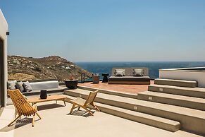 Amyth of Mykonos Super Paradise