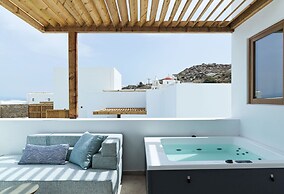 Amyth of Mykonos Super Paradise