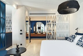 Amyth of Mykonos Super Paradise