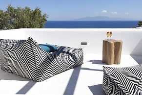 Amyth of Mykonos Super Paradise