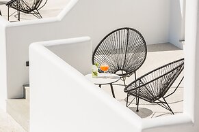 Amyth of Mykonos Super Paradise