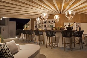 Amyth of Mykonos Super Paradise