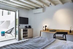 Amyth of Mykonos Super Paradise