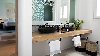 Amyth of Mykonos Super Paradise