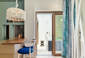 Amyth of Mykonos Super Paradise