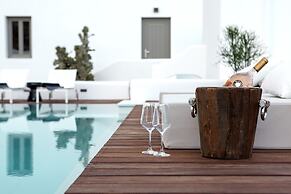 Amyth of Mykonos Super Paradise