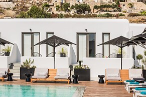 Amyth of Mykonos Super Paradise