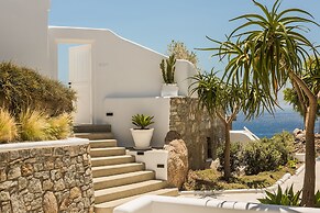 Amyth of Mykonos Super Paradise