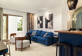 Amyth of Mykonos Super Paradise