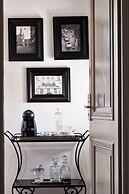 Emporikon Athens Hotel