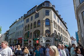 The Mile 1 by Daniel&Jacob’s