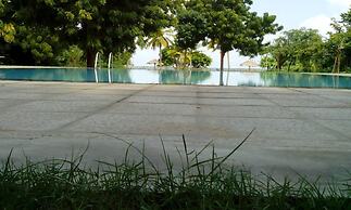 Giman Free Beach Resort