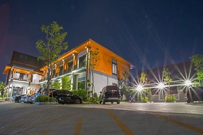 Aziss Boutique Hotel