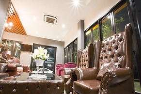 Aziss Boutique Hotel