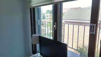 Myeongdong Artmonstay Guesthouse