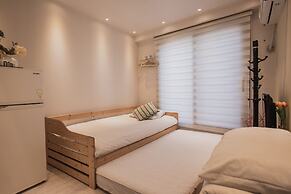 Myeongdong Artmonstay Guesthouse