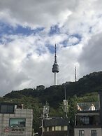 Myeongdong Artmonstay Guesthouse