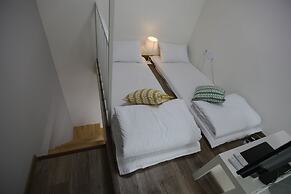 Myeongdong Artmonstay Guesthouse