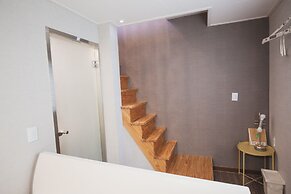 Myeongdong Artmonstay Guesthouse