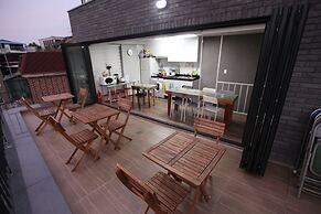 Myeongdong Artmonstay Guesthouse