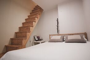 Myeongdong Artmonstay Guesthouse