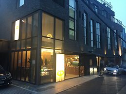 Myeongdong Artmonstay Guesthouse