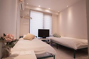 Myeongdong Artmonstay Guesthouse