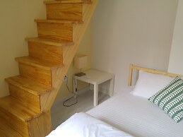 Myeongdong Artmonstay Guesthouse