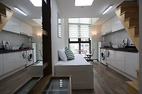 Myeongdong Artmonstay Guesthouse