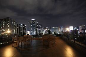 Myeongdong Artmonstay Guesthouse