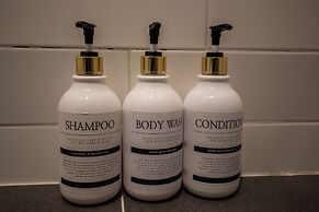 Myeongdong Artmonstay Guesthouse