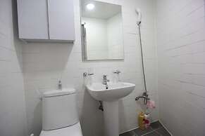 Myeongdong Artmonstay Guesthouse