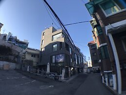 Myeongdong Artmonstay Guesthouse