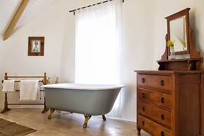 Kogman and Keisie Guest Farm