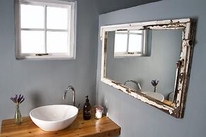 Kogman and Keisie Guest Farm