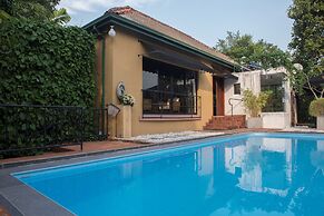 Villa Escondite