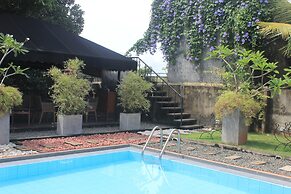 Villa Escondite