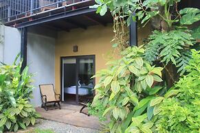 Villa Escondite
