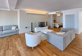 Karlin Residence by TKC