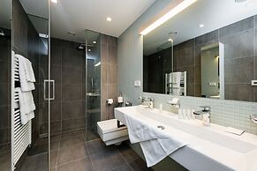 Karlin Residence by TKC