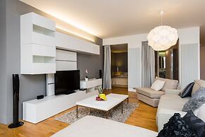 Karlin Residence by TKC